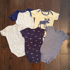 Lot of 5 Onesies - 12-18months